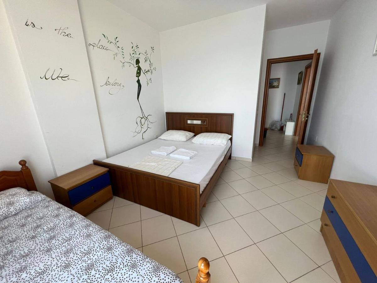 Blue Sky Apartaments Durrës Buitenkant foto
