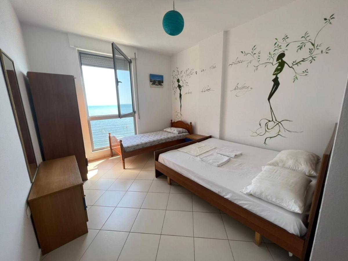Blue Sky Apartaments Durrës Buitenkant foto